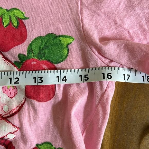 Strawberry 🍓 Shortcake T-shirt Size XS - Picture 5 of 6